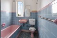 Just as grandma left it. The Kirribilli flat had its original 1960s bathroom. 