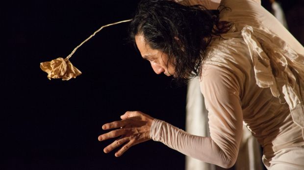 Takao Kawaguchi performs?About Kazuo Ohno, a tribute to the great Butoh master, at Dancehouse as part of the inaugural Asia TOPA 2017.