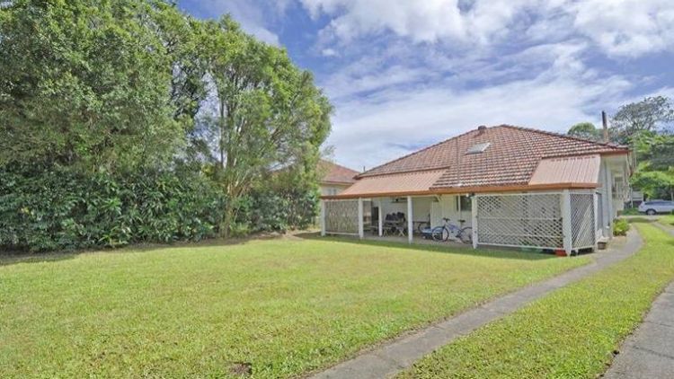 Looking from where the pool house now stands at 9 Cyril Street.