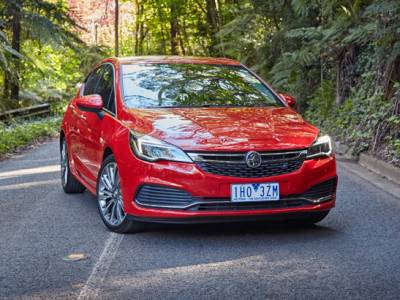 2017 Holden Astra REVIEW | Holden's Most Convincing Small Car in Years