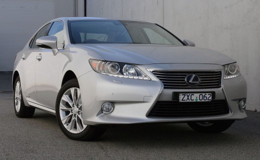 2014 Lexus ES Review: Hybrid ES300h Sport Luxury Review