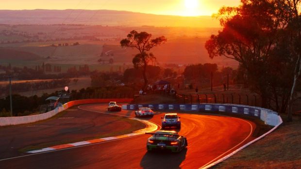 Opening lap at Bathurst 12 Hour