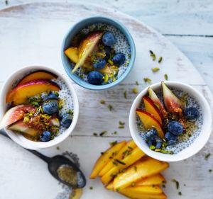 Chia pots with fresh fruit 