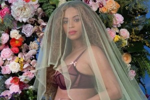 Beyonce announced her pregnancy on social media on Thursday morning.