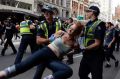 Five people were arrested as police moved to remove the homeless people from Flinders Street on Wednesday. 