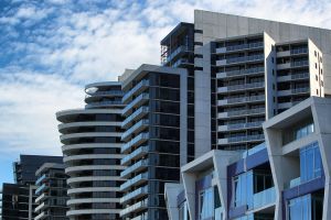 JP Morgan has warned of settlement difficulties for local buyers of high-rise apartments being built in Melbourne and ...