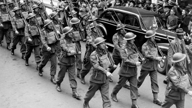 US and Australian troops march in Martin Place, Sydney, for the launch of the National Saving Campaign drive for war ...