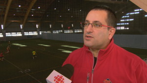 Samir Ghrib, entraîneur de l'équipe masculine de soccer du Rouge et Or