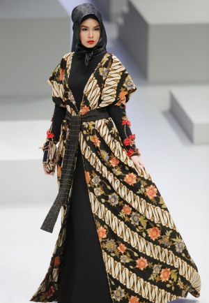 A creation from Qonita Gholib at Indonesia Fashion Week.