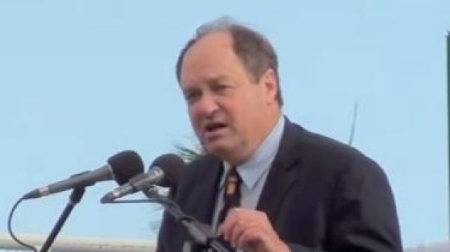 David Archibald speaks at a rally in Perth in 2011. 