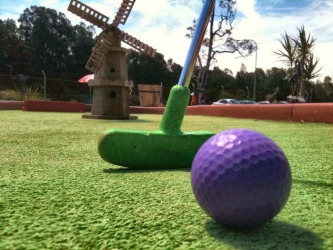 Mini golf
(<a href="http://www.illawarragolfcomplex.com.au/putt-putt" target="_blank">Img: Illawarra Golf Complex</a>)