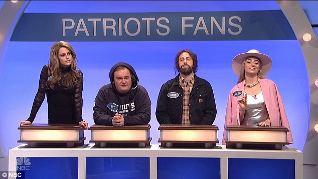 New England: Kristen then returned to the show to take part in the Family Feud Super Bowl edition, playing Tom Brady’s Supermodel wife, Gisele Bundchen, while Bobby Moynihan played Bill Belichick, Alex Moffat was Casey Affleck and Melissa Villasenor played Lady Gaga