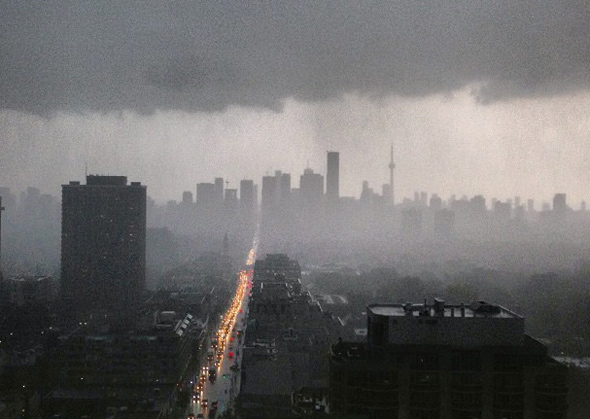 Toronto’s flash flood and stormy weather on Vine