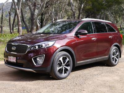 2015 Kia Sorento SLi V6 Review - A Very Comfortable Middle Ground