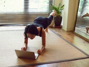 Doing some work on your laptop? Take it to the floor and get in a core workout while you're at it. 