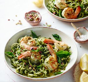 Pete Evans' paleo spaghetti with prawns, pesto & pistachios 