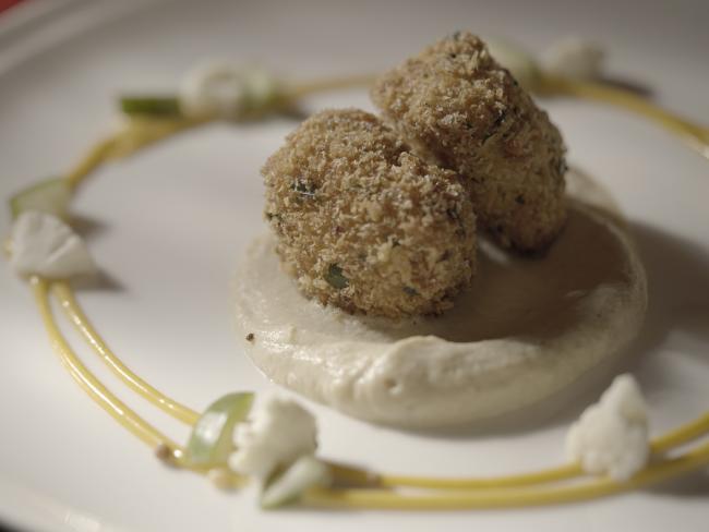 Amy and Tyson’s lambs brains entree was ‘bang on’ for paleo Pete. Picture: Channel Seven