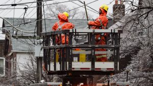 Thousands without power as GTA freezing rain warning ends