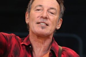 Bruce Springsteen wheeled out the hayseed novelty tune <i>Don't Hang Up</i> at AAMI Park.