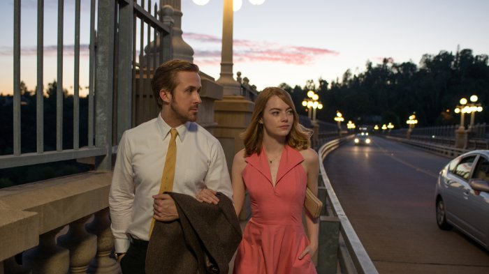 Ryan Gosling and Emma Stone in La La Land (2016)