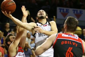 Chris Goulding of Melbourne drives to the basket against the Illawarra Hawks in Wollongong.