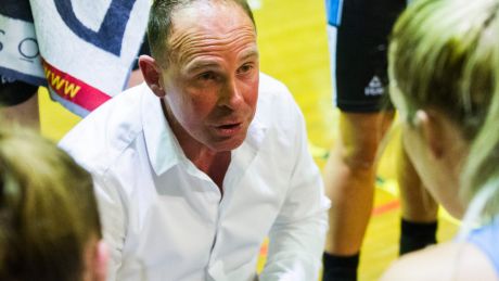 Canberra Capitals' coach Paul Goriss is confident his side can tough out the scorching temperatures on Sunday and secure ...