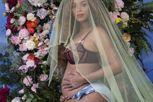 Doubling up: Beyoncé’s pregnancy picture is the most liked ever on Instagram