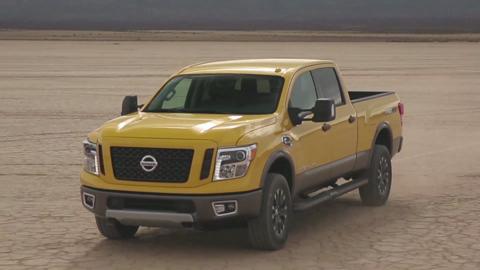 2016 Nissan Titan XD Diesel preview