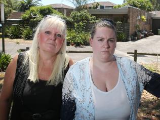 Bayswater North residents angry at strong bitumen smell from factory