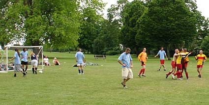 Recreativo score a last minute equaliser, Loony Left Cup, 2005