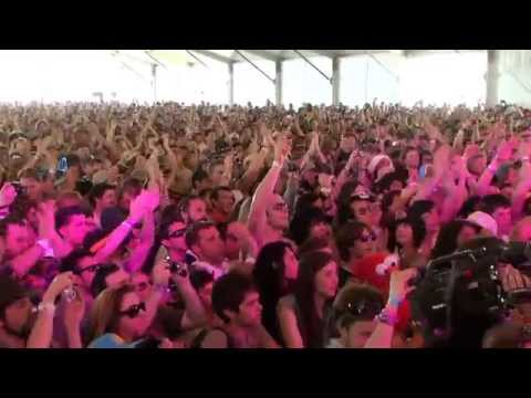 Yo Gabba Gabba at Coachella - Brobee!