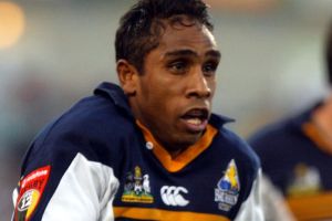 Andrew Walker playing for the Brumbies in 2003.