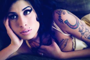 Amy Winehouse.