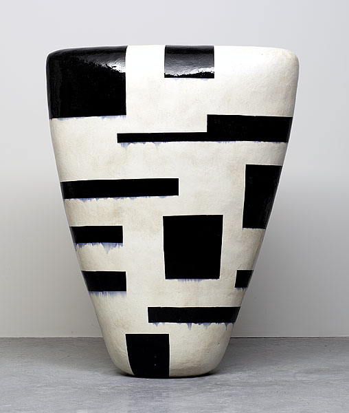 Jun Kaneko 'Untitled triangle Dango' 2004 stoneware, glazed, Collection of the National Gallery of Australia, Acquired with the assistance of Raphy Star, © Jun Kaneko 2005