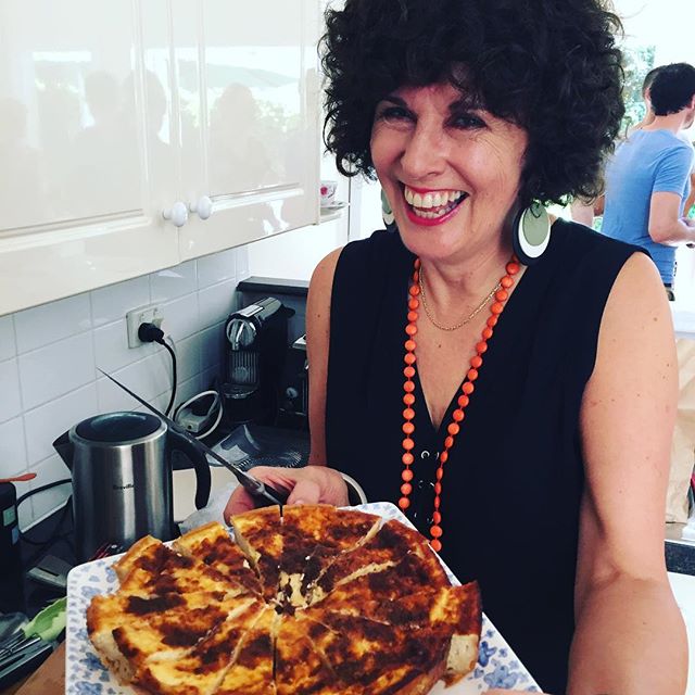 Christmas in February. Such a good idea, even if on a 38 degree day in a house with no air conditioning. Here's our food editor Jill Dupleix toughing out the heat to serve up her delicious offering. 😋🍾🍽#teamafrmag #afrmag #webreedemtough #teamlove ❤️
