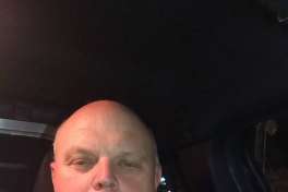 Seattle Police Officer Eric Michl sent a selfie to a ride share driver early Sunday after a passenger's purse and wallet were held hostage in the car. The driver promptly returned with the woman's belongings.