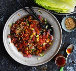 Spicy tuna tartare salad.