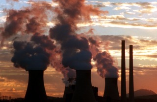 POWER 970709 AFR PIC - MICHELE MOSSOP/ POWER STATION IN THE HUNTER VALLEY - GENERIC, ELECTRICITY, GLOBAL WARMING, ...