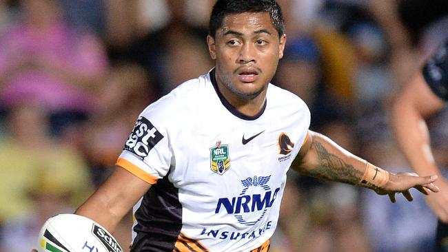 TOWNSVILLE, AUSTRALIA - SEPTEMBER 16: Anthony Milford of the Broncos looks to pass during the first NRL semi final between North Queensland Cowboys and Brisbane Brisbane at 1300SMILES Stadium on September 16, 2016 in Townsville, Australia. (Photo by Bradley Kanaris/Getty Images)