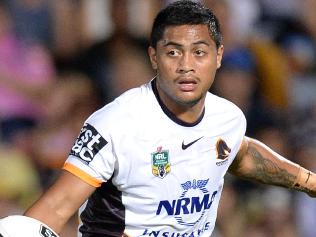 TOWNSVILLE, AUSTRALIA - SEPTEMBER 16: Anthony Milford of the Broncos looks to pass during the first NRL semi final between North Queensland Cowboys and Brisbane Brisbane at 1300SMILES Stadium on September 16, 2016 in Townsville, Australia. (Photo by Bradley Kanaris/Getty Images)