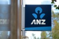 ANZ Bank announced on Sunday that it will reduce the rate on its "low rate platinum" card by 200 basis points.