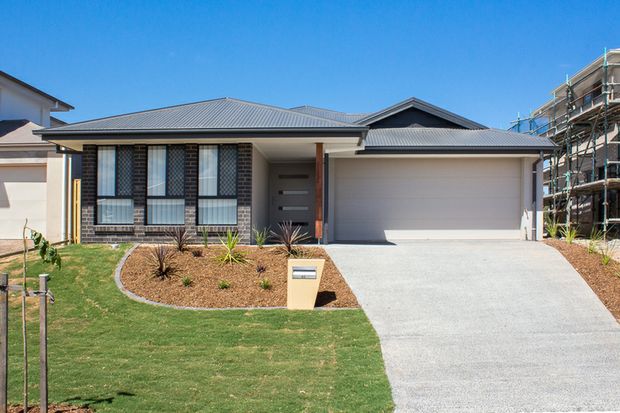 You will find this brand new 4 bedroom home in the lovely LURA Estate. 
All bedrooms have built in r...