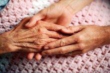 Ageing hands (ABC News - Rosie Beirne)