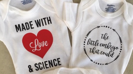 The adorable onesies a mum made for her friend to celebrate her IVF "miracle".