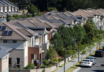 Aussies expect living costs, affordability to deteriorate by 2027 