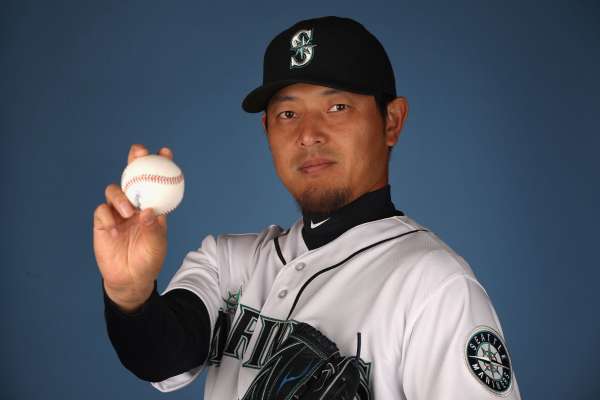 PEORIA, AZ - FEBRUARY 20:  Pitcher Hisashi Iwakuma #18 of the Seattle Mariners poses for a portrait during photo day at Peoria Stadium on February 20, 2017 in Peoria, Arizona.  (Photo by Christian Petersen/Getty Images)