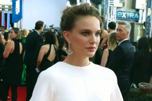 Heavily pregnant Natalie Portman has announced she is unable to attend the Oscars.