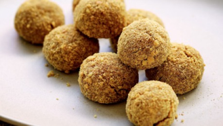 Banana balls from <i>Food Babies Love</i>.