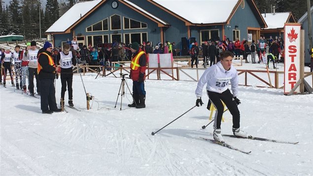 600 jeunes de partout en province participent au championnat de ski de fond.