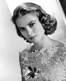 Grace Kelly MGM photo.jpg